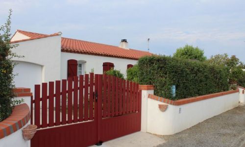 Portail avec découpe à personaliser sur chantier en Vendée (85) - coloris 209